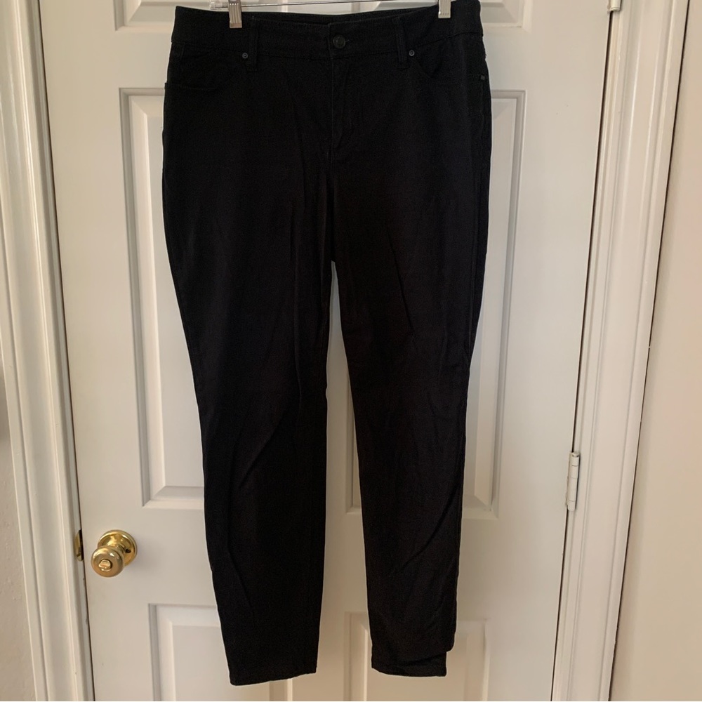 Chico’s SO Slimming Girlfriend Jeans 1.5R/ 10